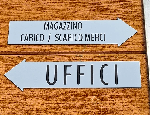 Segnaletica e cartelli in Plastica a Verona