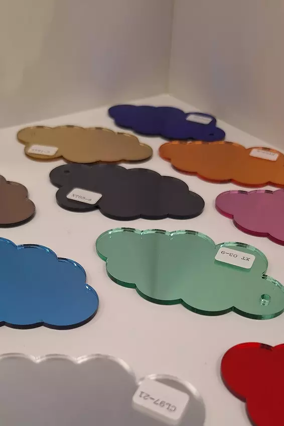 Lastre in plastica e alluminio finitura specchio a Verona